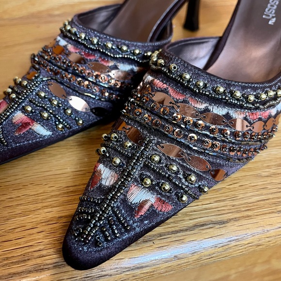 New Red Silk Sash Brown Pointed Heel with Beading - Picture 2 of 6